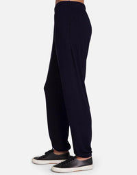 Faysmith Sweatpants by Michael Lauren | Soft Sweater Knit Fabric Elasticized Waistband Brushed Finishing Elasticized Cuff Side Pockets | Alene Too in Boca 